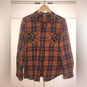 Flannel pattern, orange/blue, button down, excellent shape. Non-smoking home